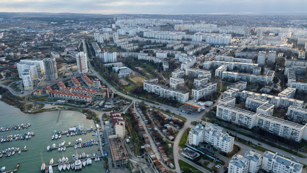 Развожаев: Черноморский флот проводит учения со стрельбой в бухтах Севастополя Развожаев: Черноморский флот проводит учения со стрельбой в бухтах Севастополя