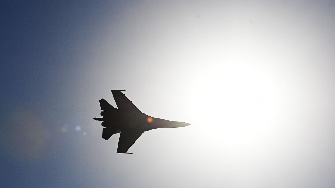 Минобороны: Су-35с ВКС России выполнили патрулирование в Курской области